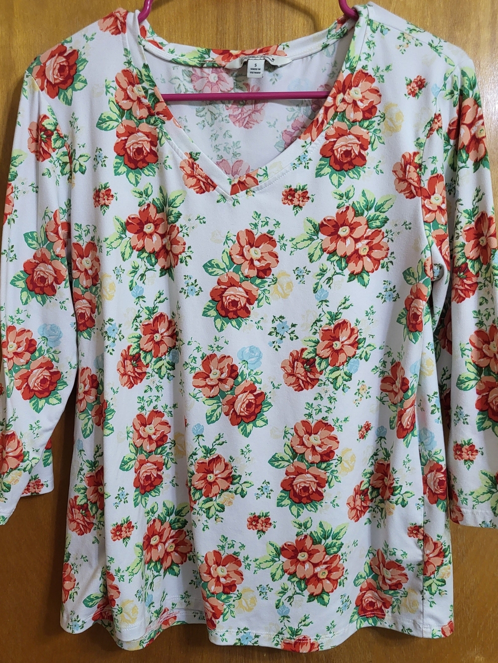 The Pioneer Woman V-Neck 3/4 Sleeve Shirt White Floral Country Rose Size Small